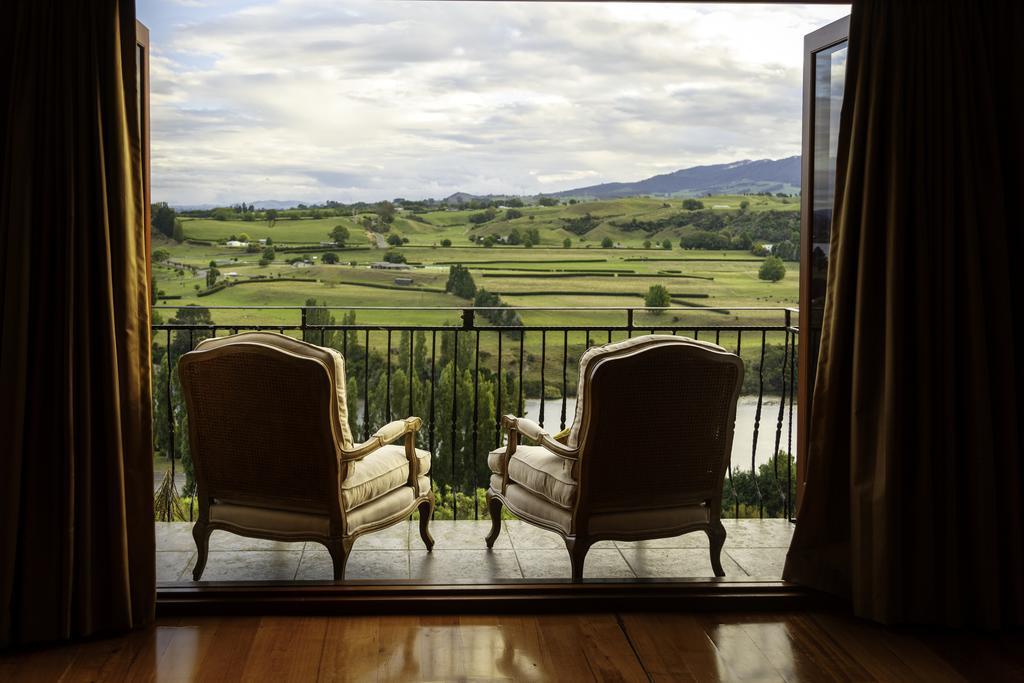 Lake Karapiro Lodge Tirau Exteriör bild
