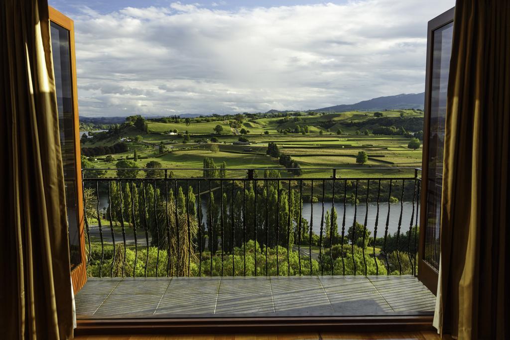 Lake Karapiro Lodge Tirau Exteriör bild