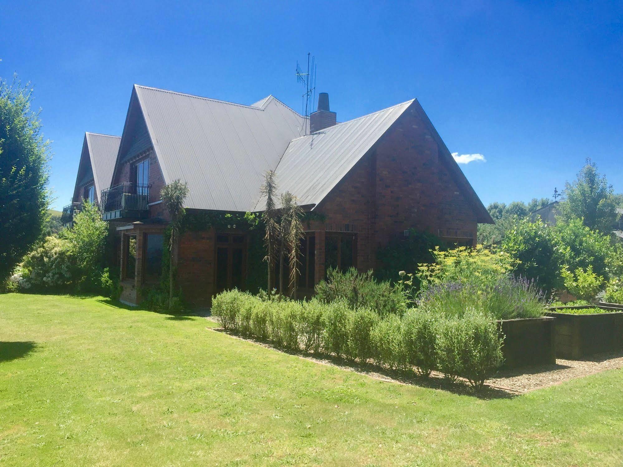 Lake Karapiro Lodge Tirau Exteriör bild
