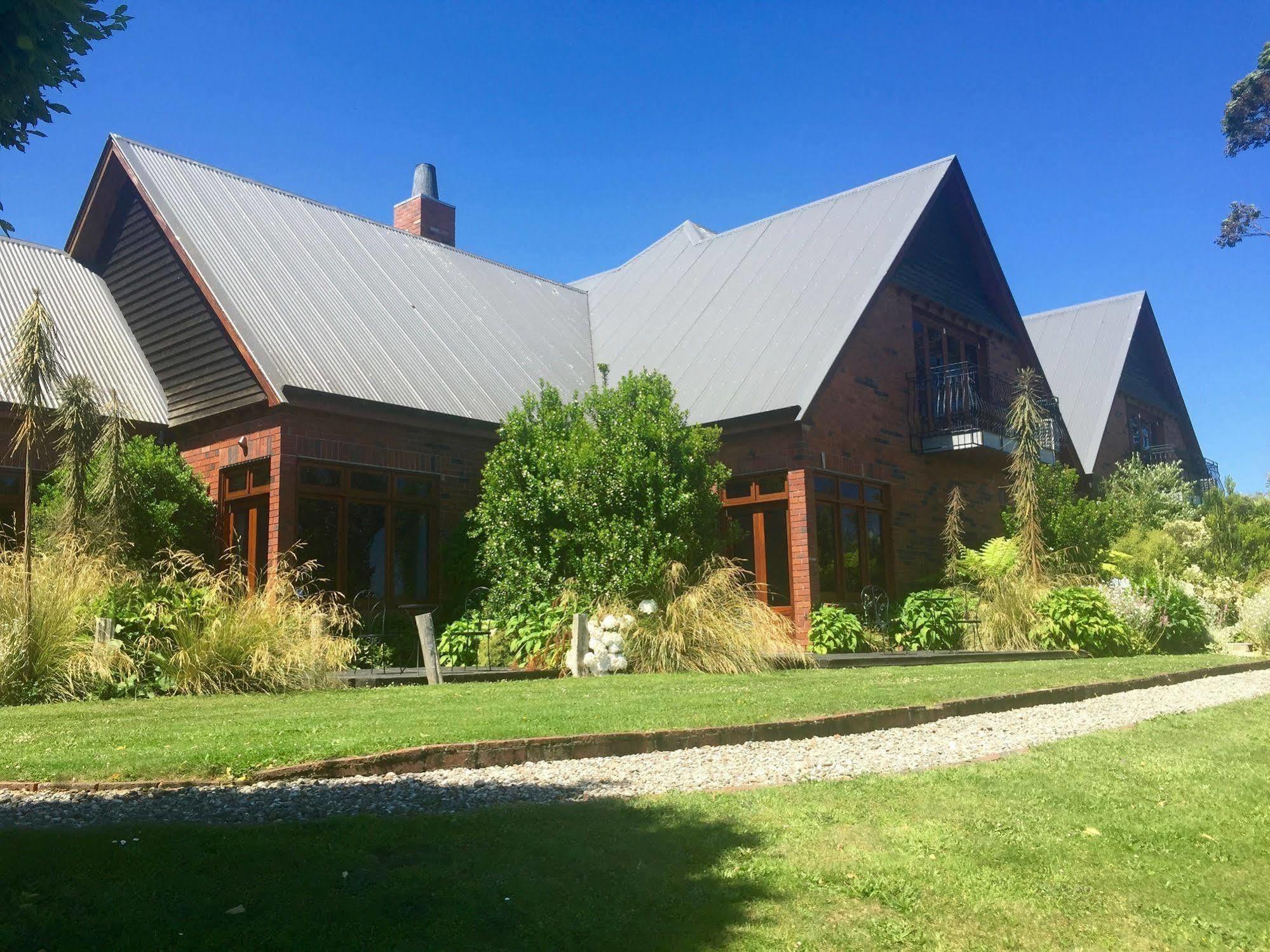 Lake Karapiro Lodge Tirau Exteriör bild